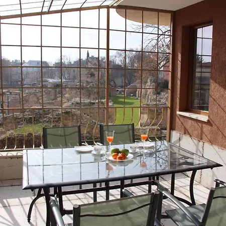 Thermae 2bdrm Sunny Warna