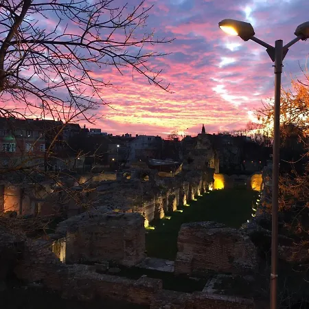 Thermae 2bdrm Sunny Apartment Warna