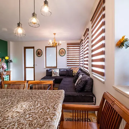 Thermae 2bdrm Sunny Warna