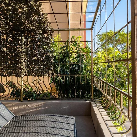 Thermae 2bdrm Sunny Apartment