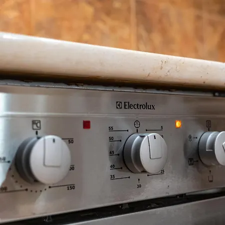 Thermae 2bdrm Sunny Apartment Warna