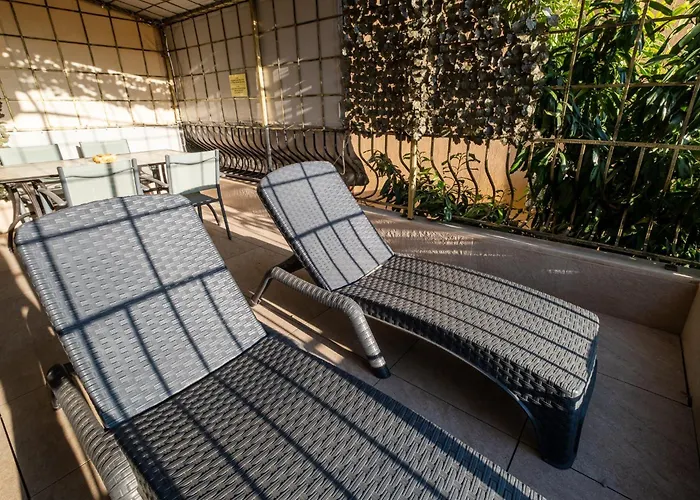 Thermae 2bdrm Sunny Apartment Warna