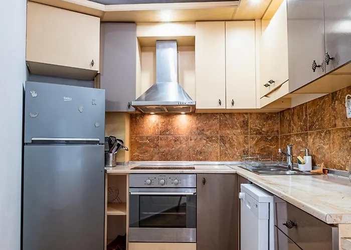 Thermae 2bdrm Sunny Apartment *