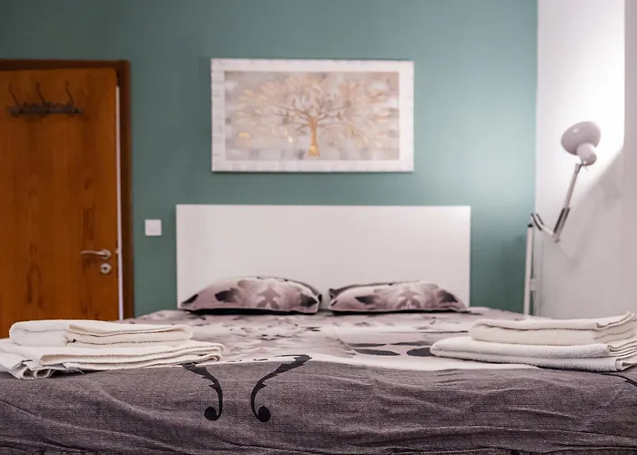 Thermae 2bdrm Sunny Warna