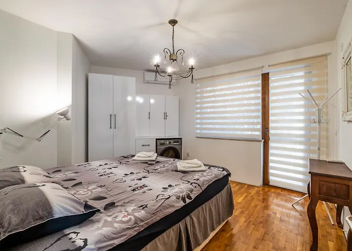 Thermae 2bdrm Sunny Βάρνα